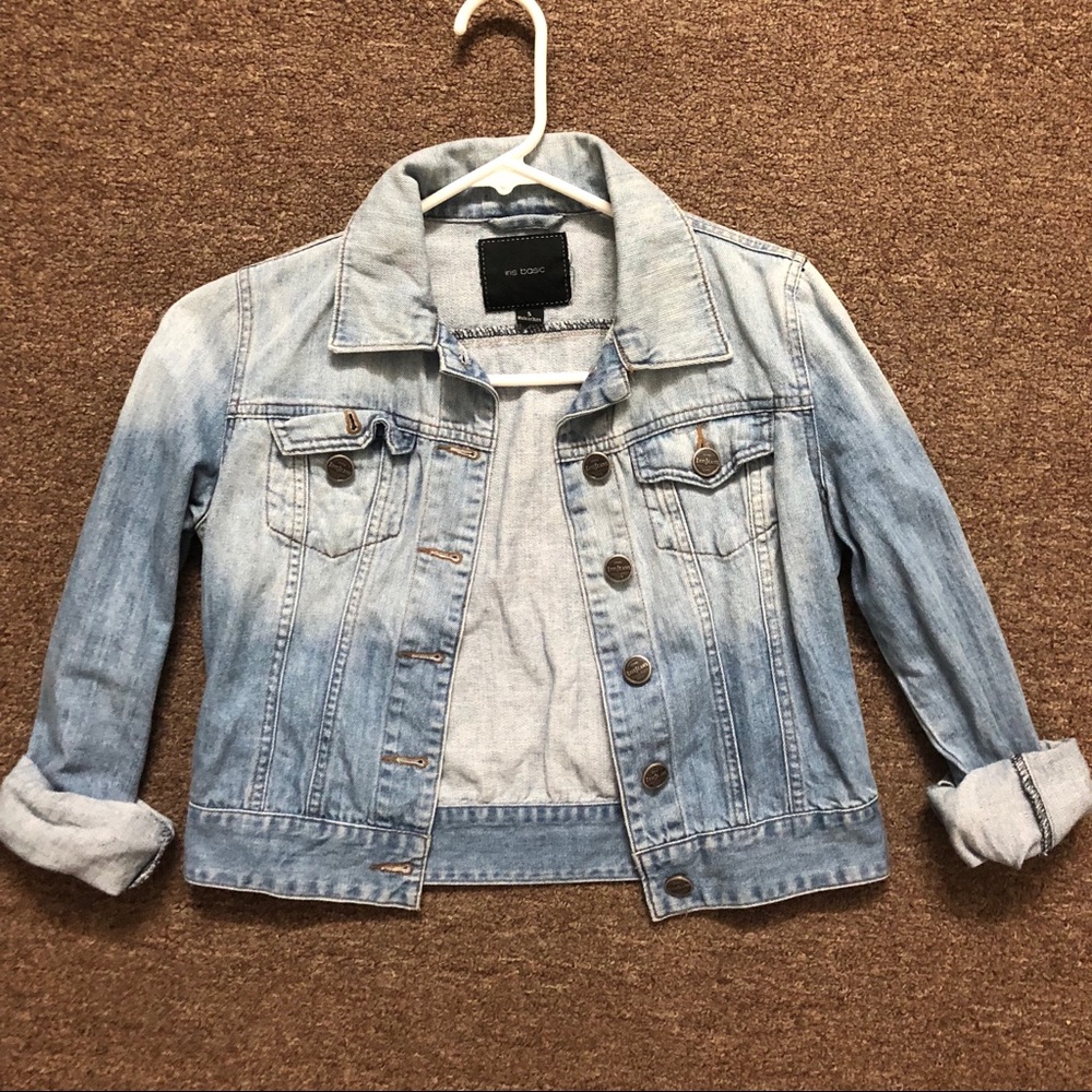 Crop denim jacket
